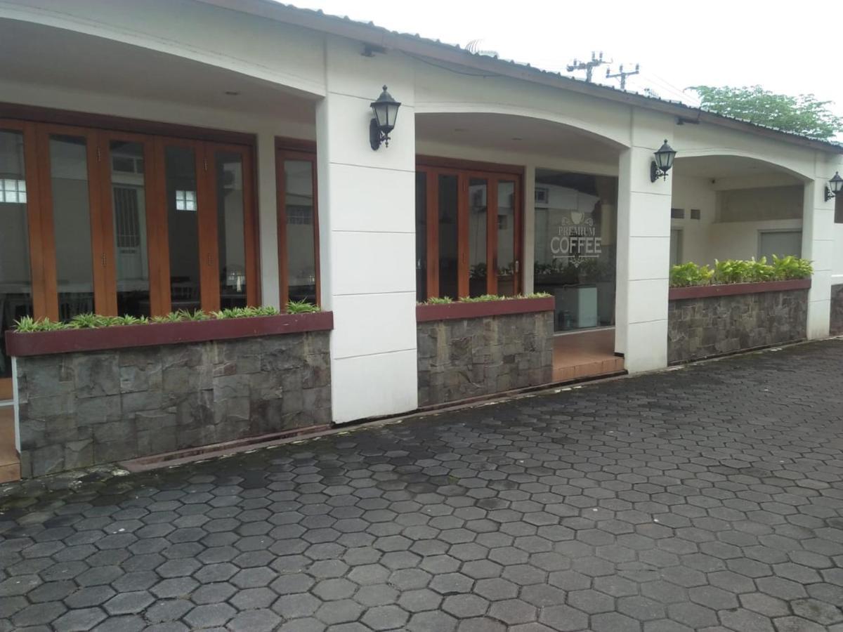 Hotel Besar بوروكيرتو المظهر الخارجي الصورة