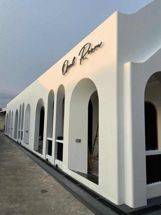 Hotel Besar بوروكيرتو المظهر الخارجي الصورة