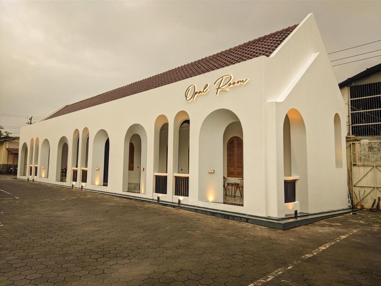 Hotel Besar بوروكيرتو المظهر الخارجي الصورة