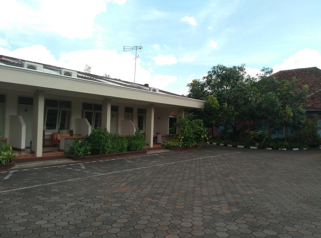 Hotel Besar بوروكيرتو المظهر الخارجي الصورة