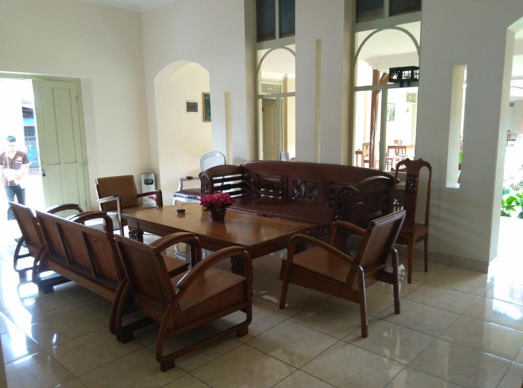Hotel Besar بوروكيرتو المظهر الخارجي الصورة